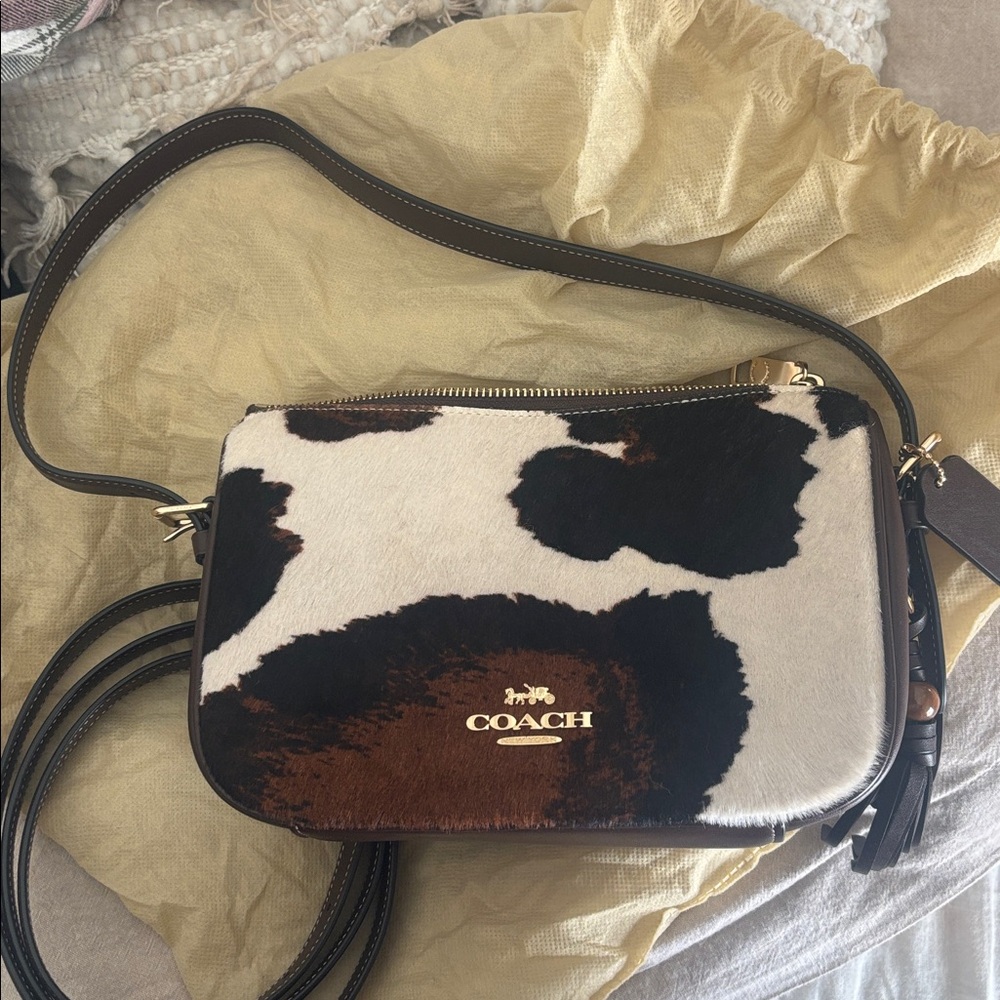 Kailey Shoulder Bag With Cow Print And Tassel - Picture 4 of 8
